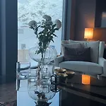 House Of Ellie 2 *