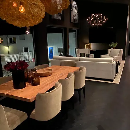 House Of Ellie 2 *